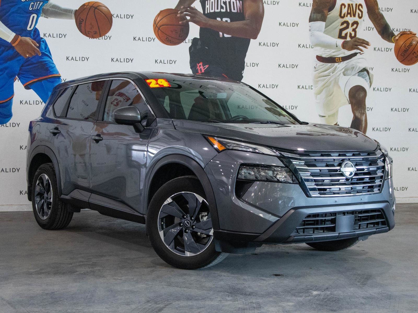 Used 2024 Nissan Rogue SV FWD image 2