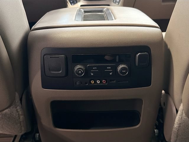 Used 2015 GMC Yukon XL SLT w/ Open Road Package AWD/4WD image 23