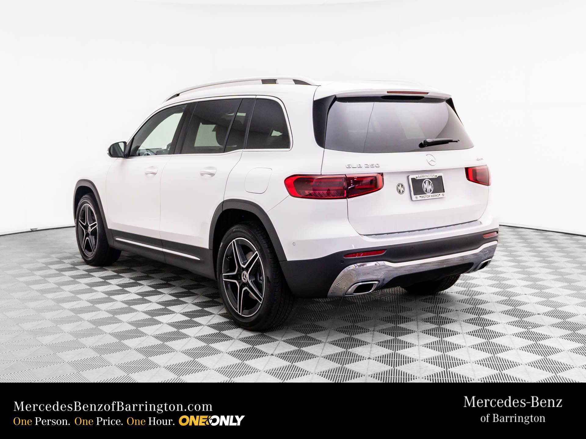 New 2026 Mercedes-Benz GLB 250 4MATIC image 3