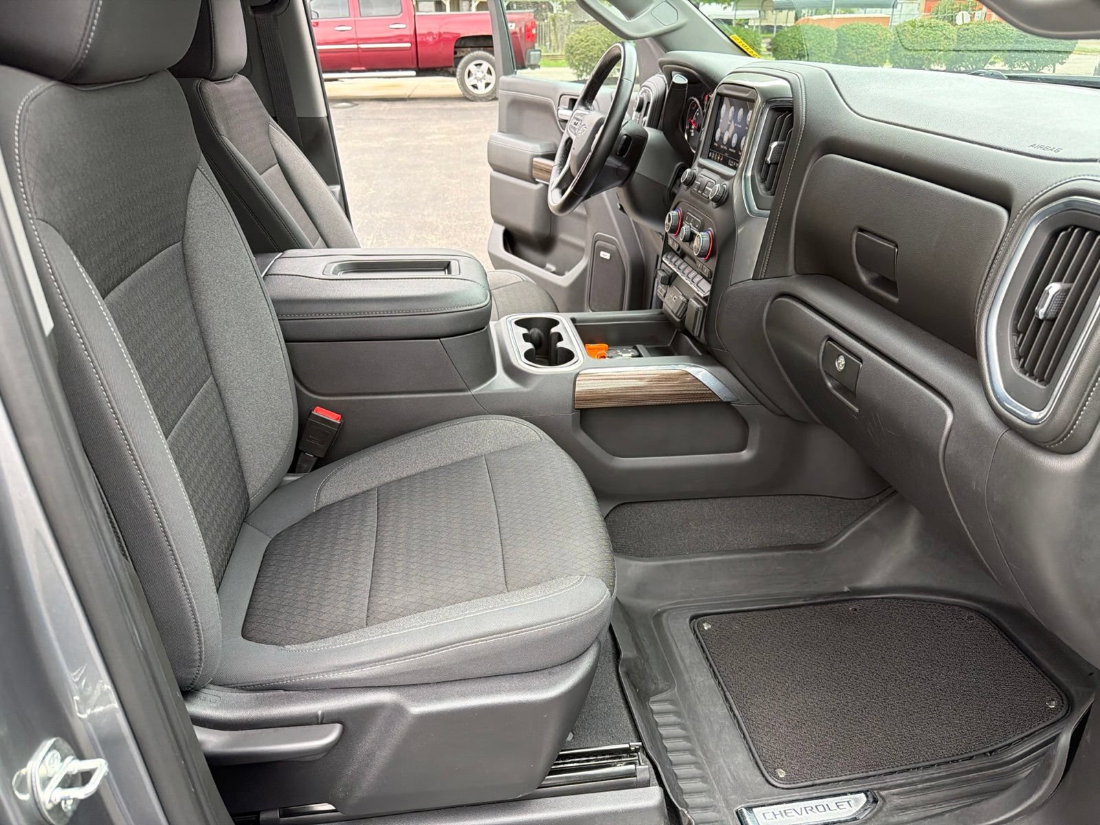 Used 2021 Chevrolet Silverado 1500 LT Trail Boss w/ Convenience Package II AWD/4WD image 32