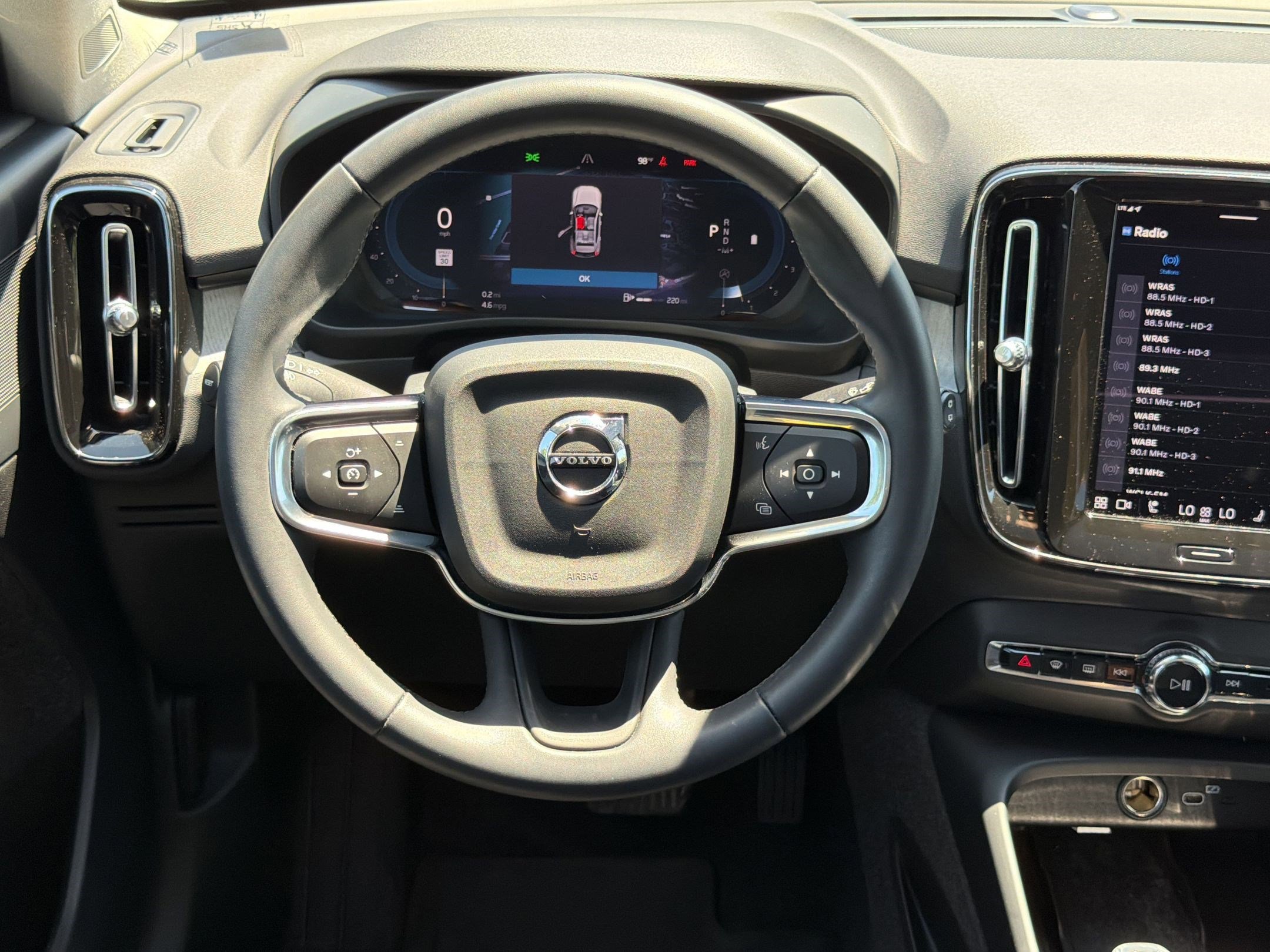 Used 2024 Volvo XC40 B5 Plus w/ Protection Package Premier AWD/4WD image 17