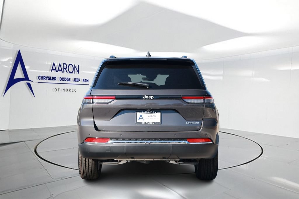 New 2026 Jeep Grand Cherokee Laredo RWD image 3