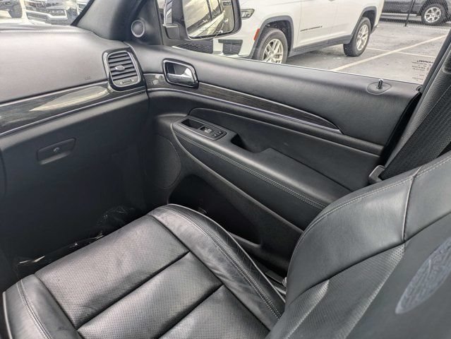 Used 2020 Jeep Grand Cherokee Overland RWD image 18