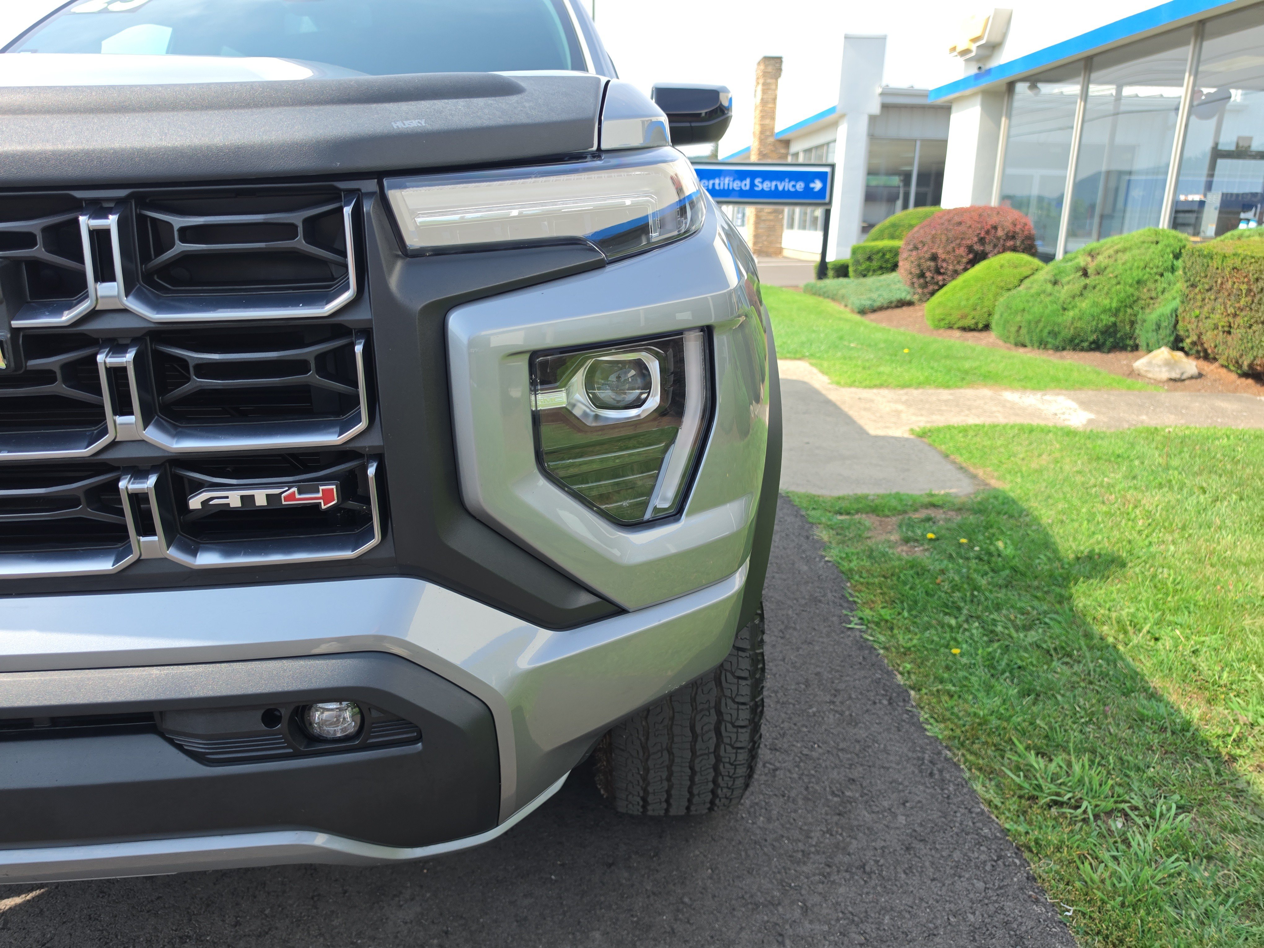 Used 2025 GMC Canyon AT4 AWD/4WD image 10