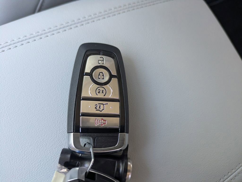 New 2026 Ford Explorer Platinum image 38