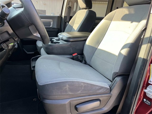 Used 2022 RAM 1500 Classic SLT image 28