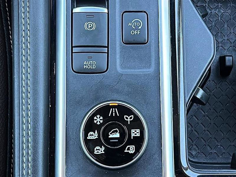 Used 2024 Nissan Pathfinder Platinum w/ Cargo Package AWD/4WD image 46