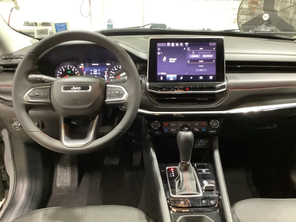 Used 2022 Jeep Compass Trailhawk image 10