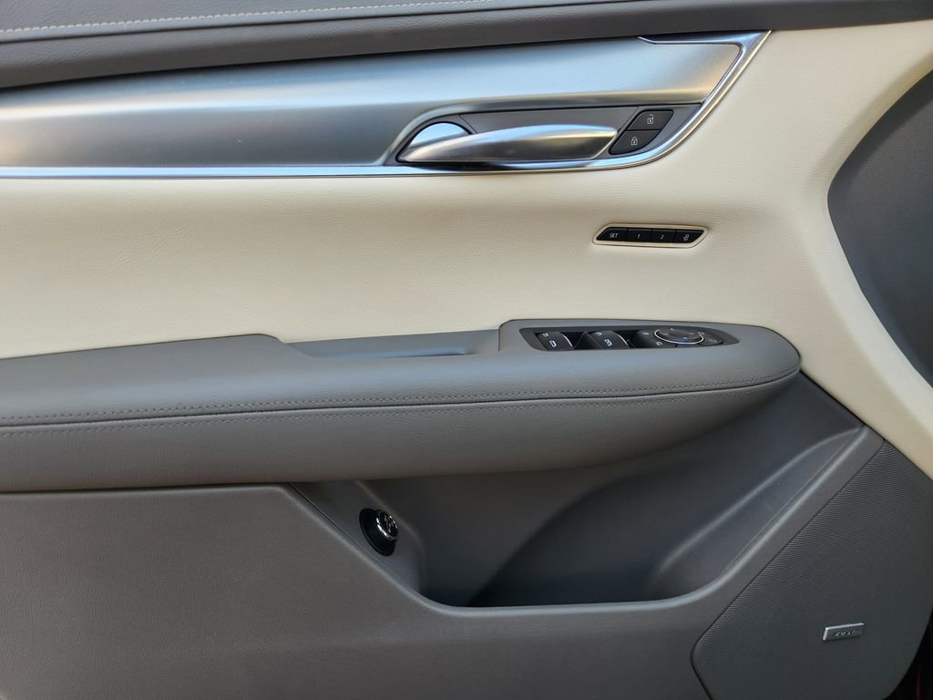 Used 2021 Cadillac XT5 Premium Luxury w/ LPO, Floor Liner Package FWD image 22