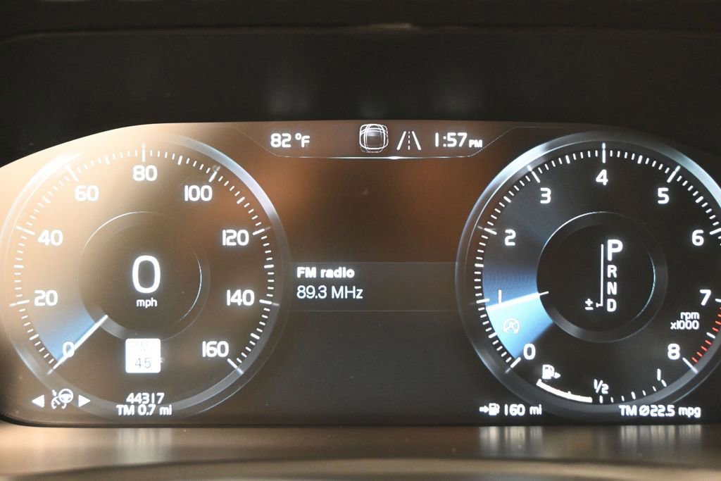 Used 2022 Volvo XC90 T5 Momentum FWD image 12