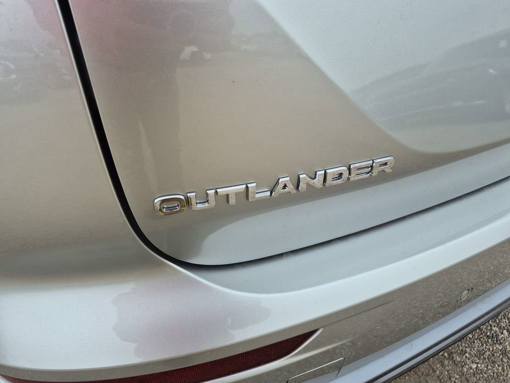 New 2026 Mitsubishi Outlander SE image 70