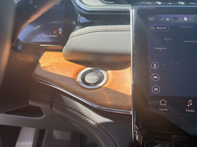 Used 2024 Jeep Grand Cherokee Summit image 29