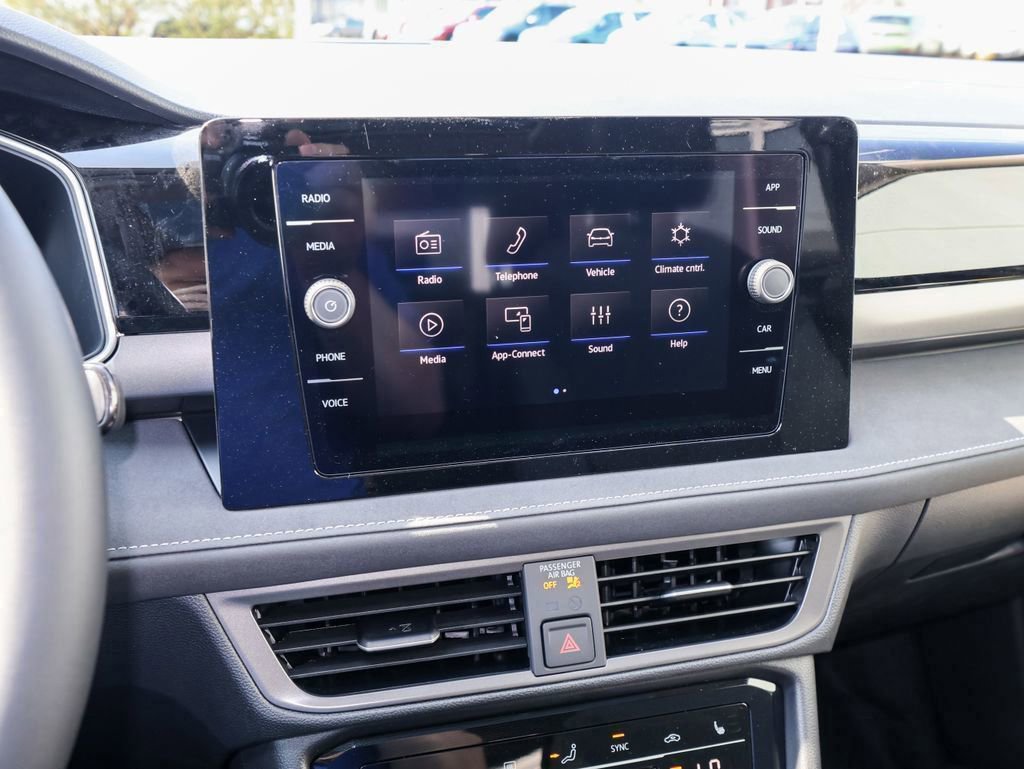 New 2026 Volkswagen Taos SE image 18