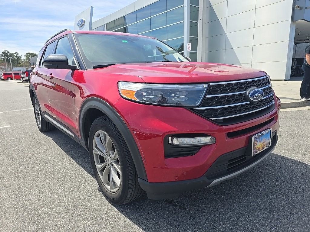 Used 2022 Ford Explorer XLT w/ Equipment Group 202A image 1