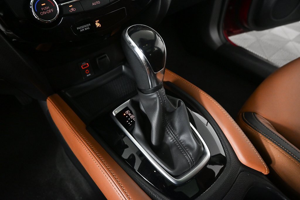 Used 2017 Nissan Rogue SL w/ SL Premium Package image 15