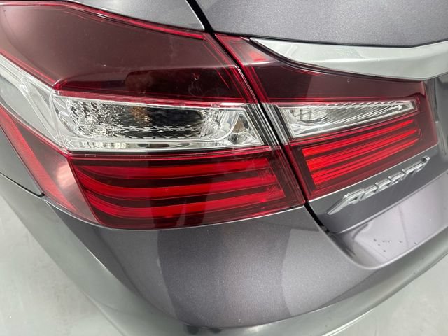 Used 2016 Honda Accord EX image 30