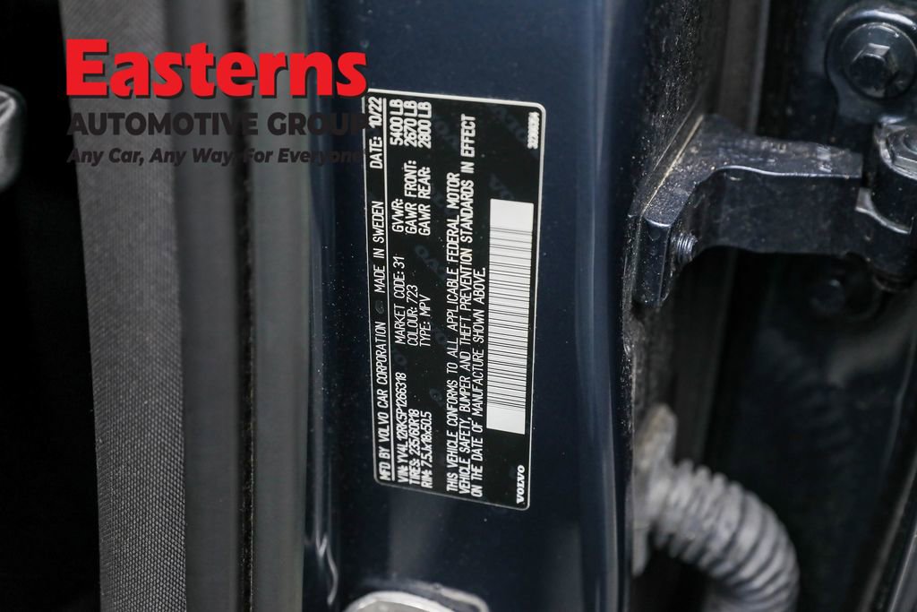 Used 2023 Volvo XC60 B5 Core image 35