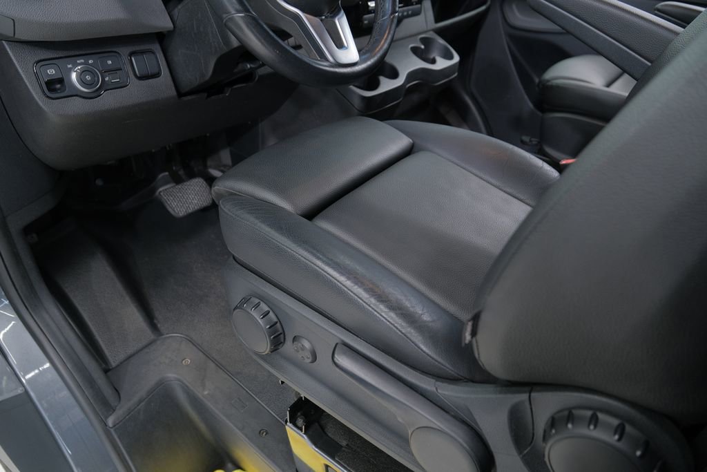 Used 2021 Mercedes-Benz Sprinter 2500 image 32