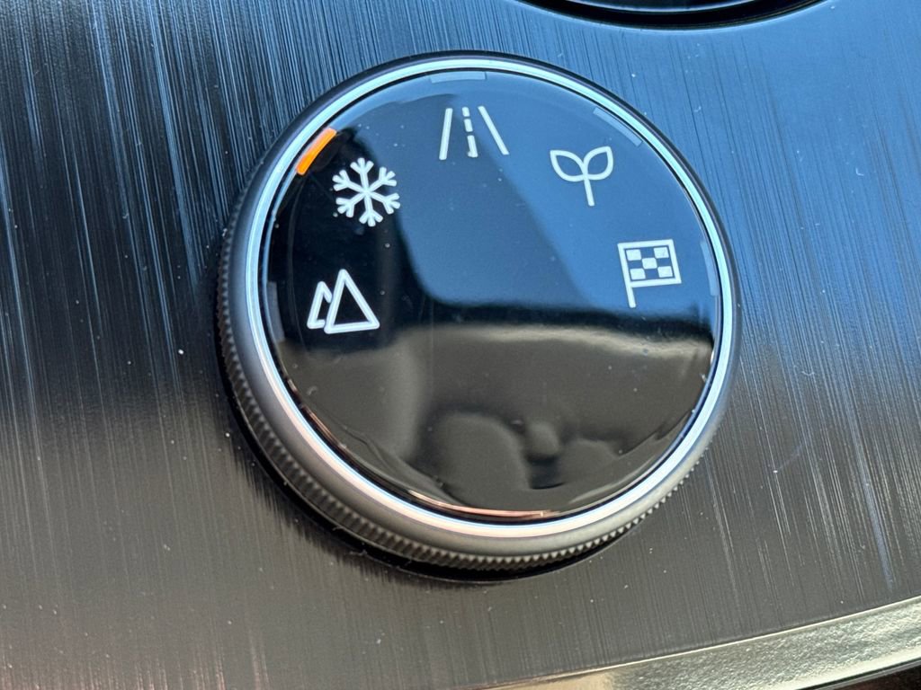 Used 2023 Nissan Rogue SV image 33