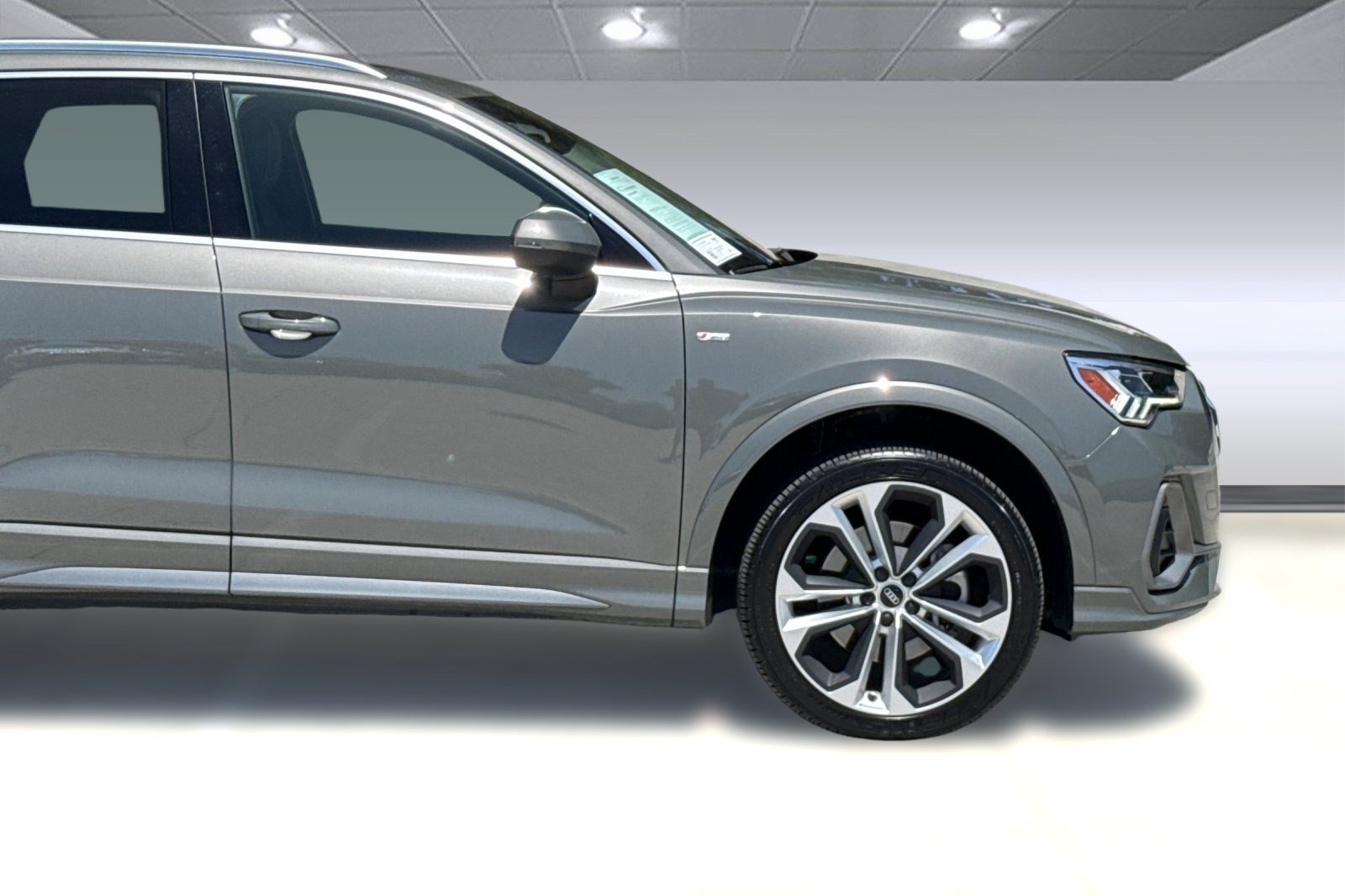 Used 2021 Audi Q3 2.0T Premium Plus w/ Premium Plus Package AWD/4WD image 34