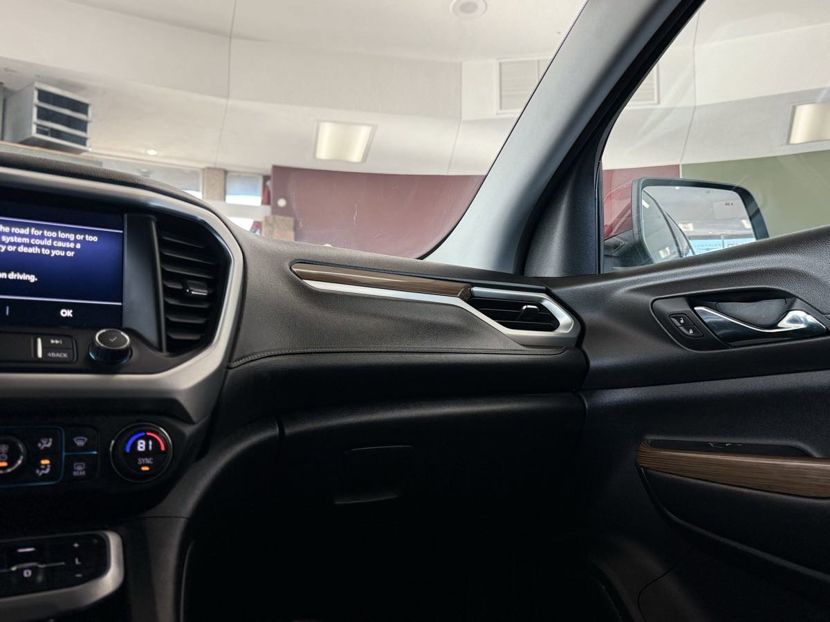 Used 2020 GMC Acadia SLE image 31