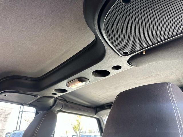 Certified 2017 Jeep Wrangler Unlimited Sahara w/ Connectivity Group image 15
