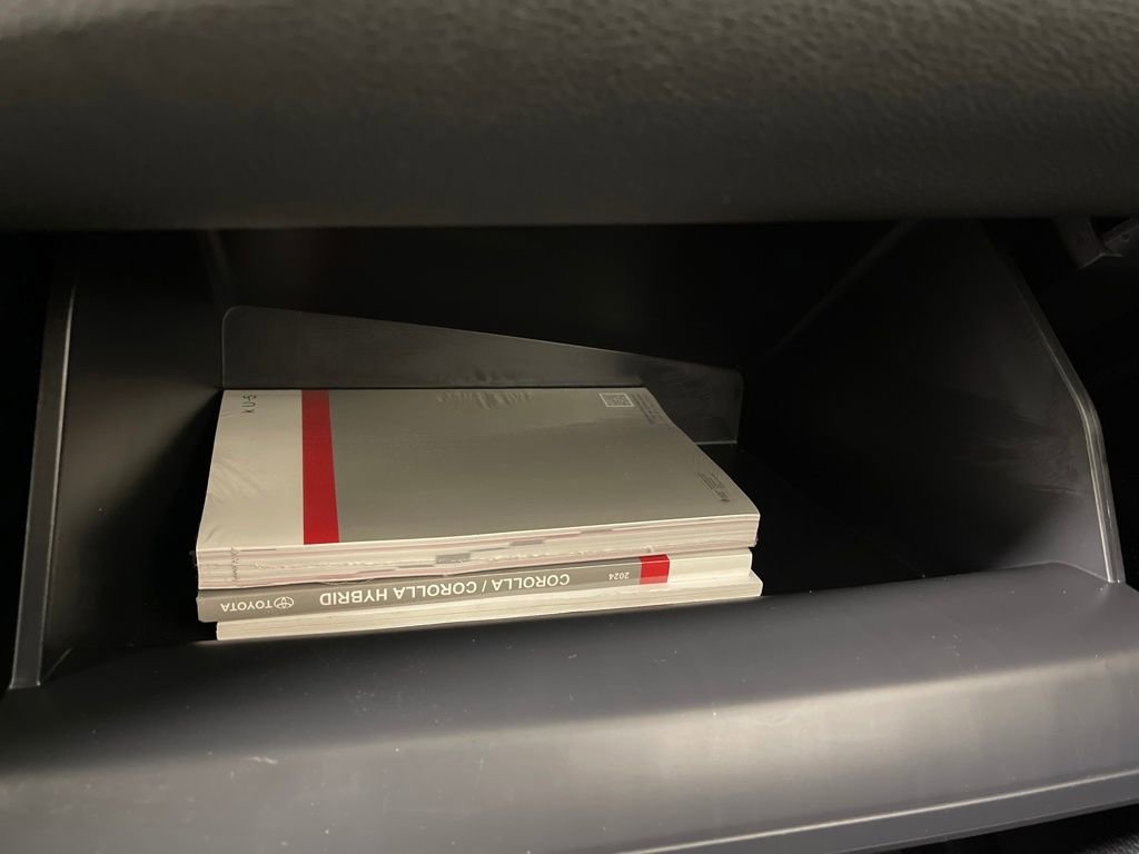 Used 2024 Toyota Corolla LE image 25