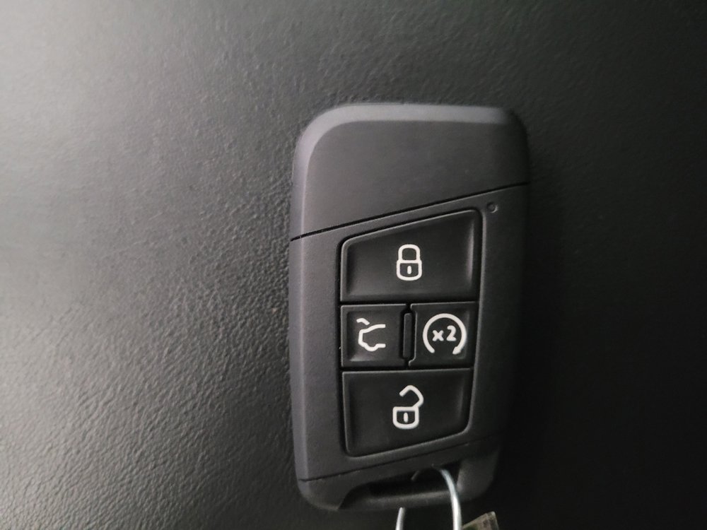 Used 2024 Volkswagen Atlas SE FWD image 32