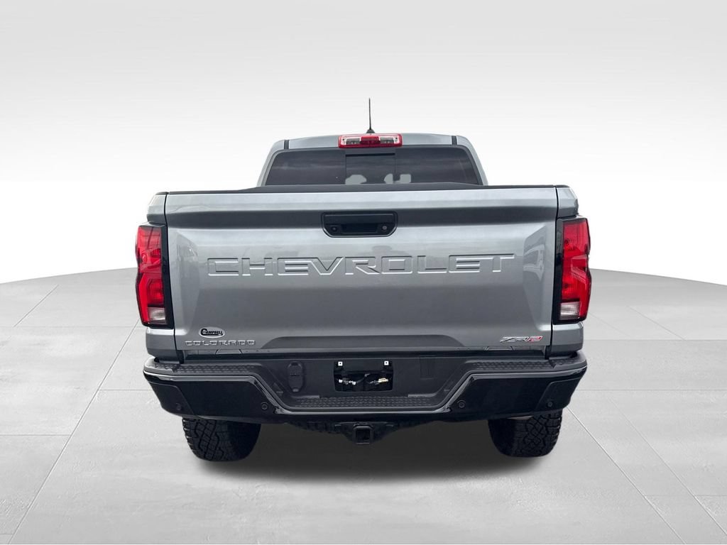 Used 2024 Chevrolet Colorado ZR2 w/ Technology Package AWD/4WD image 4