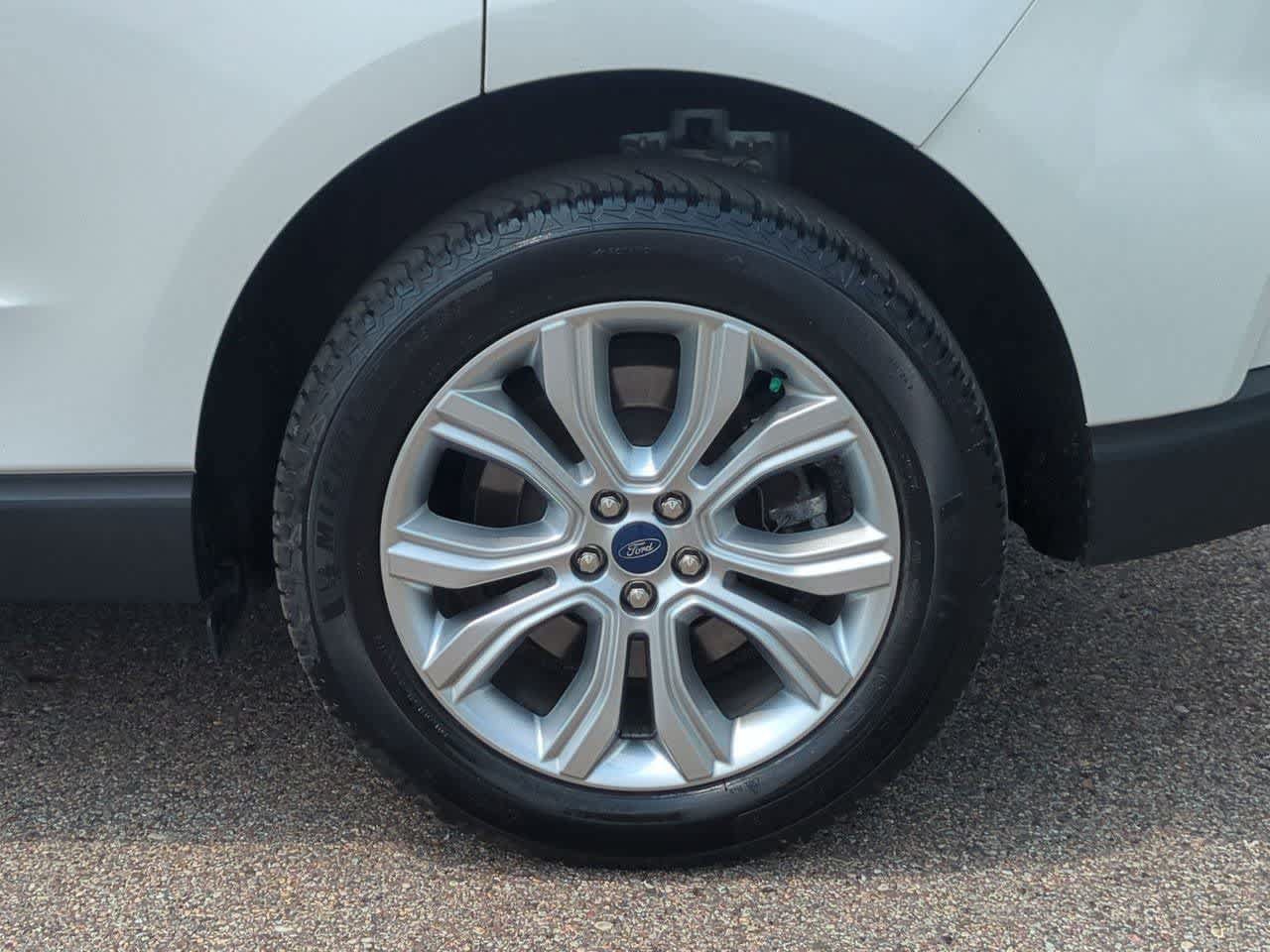 Used 2022 Ford Edge Titanium w/ Equipment Group 301A AWD/4WD image 13