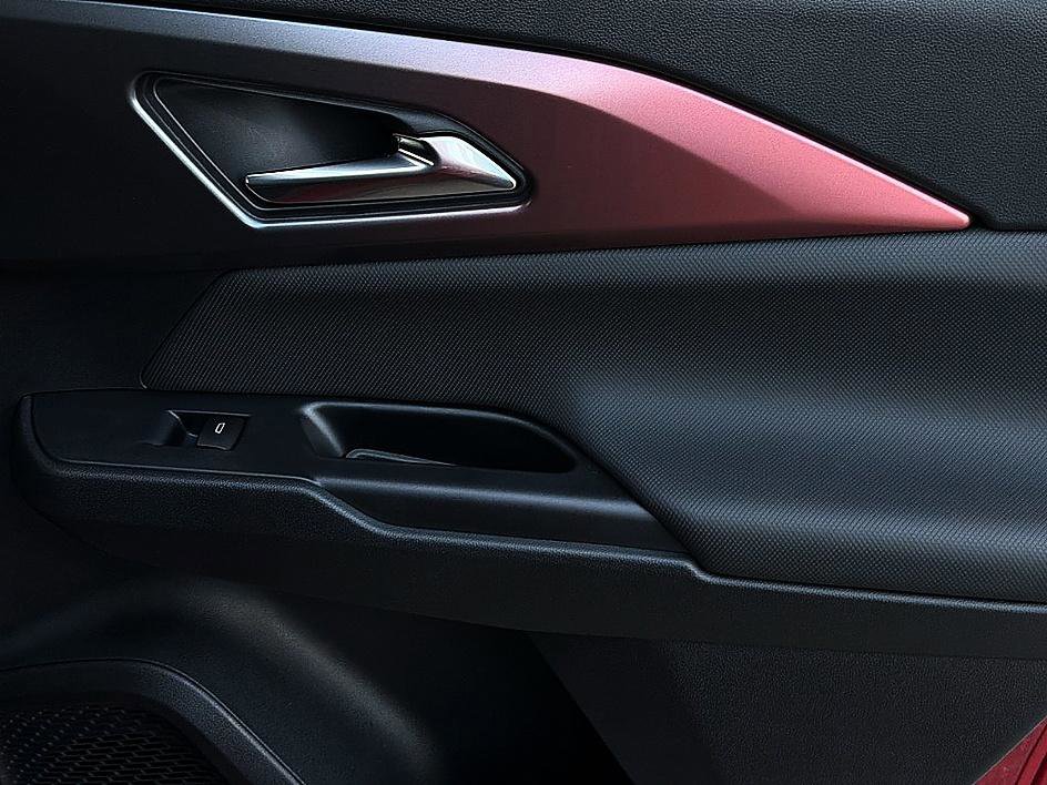 Used 2025 Chevrolet Equinox EV RS image 25