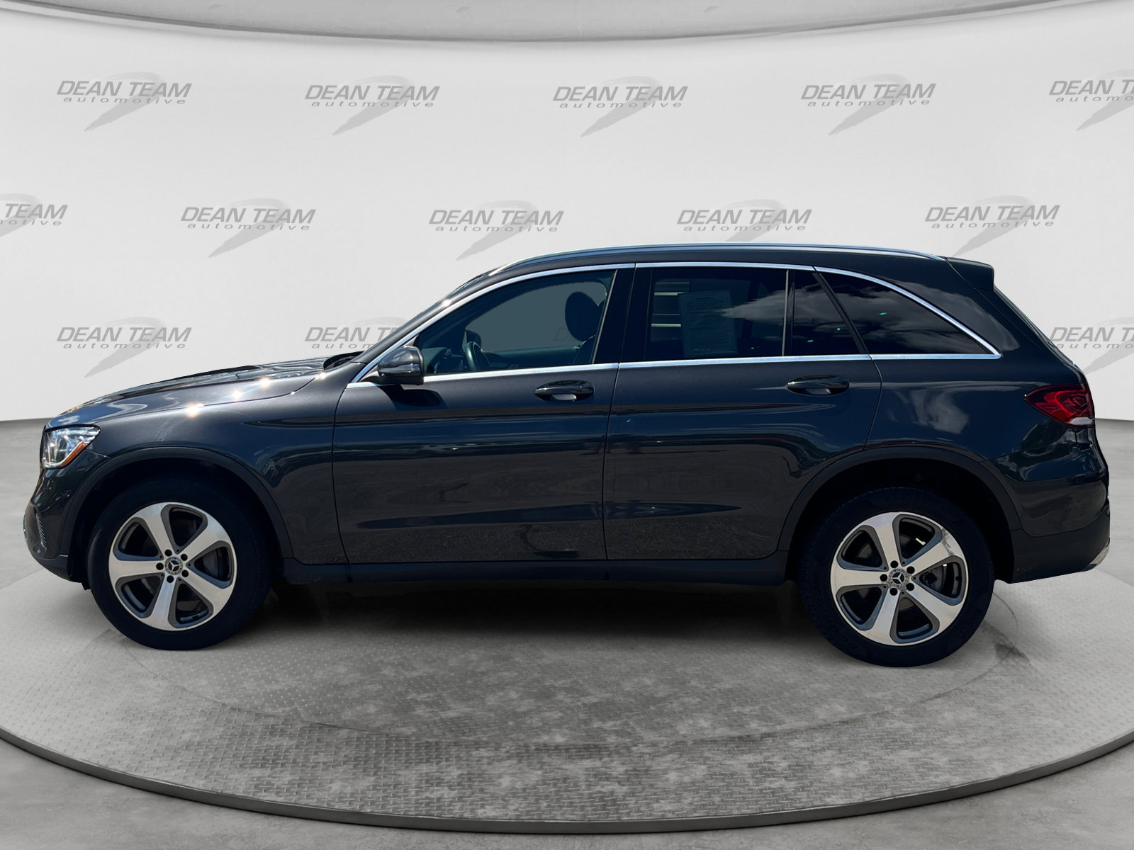 Used 2020 Mercedes-Benz GLC 300 4MATIC image 4