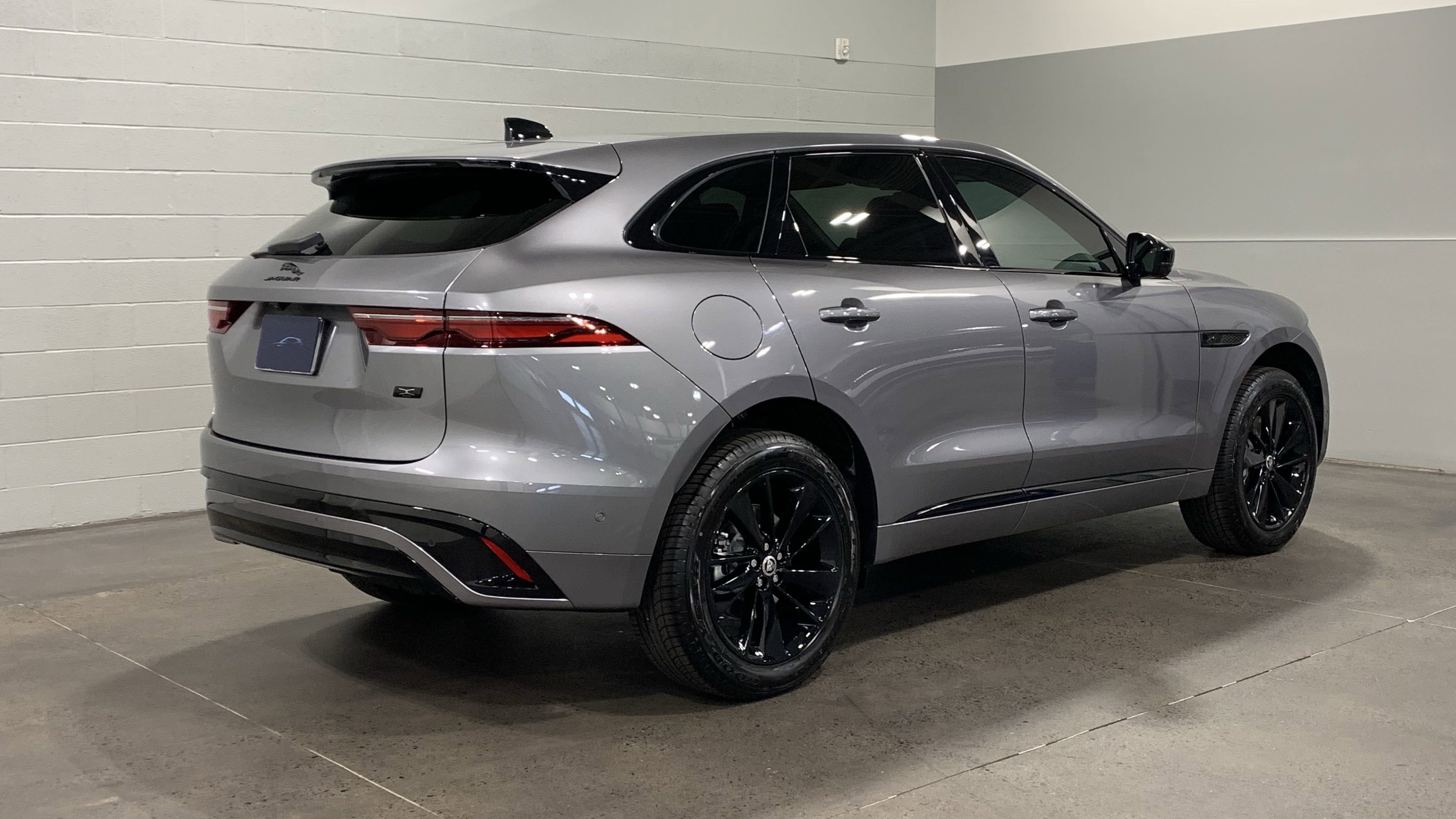 New 2026 Jaguar F-PACE R-Dynamic S image 2