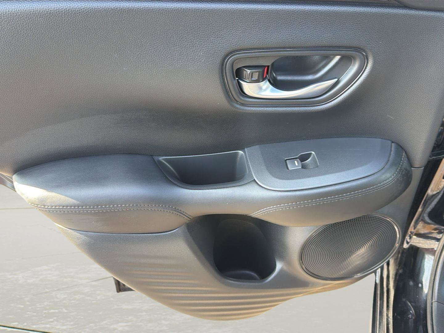 Used 2025 Honda HR-V LX image 12