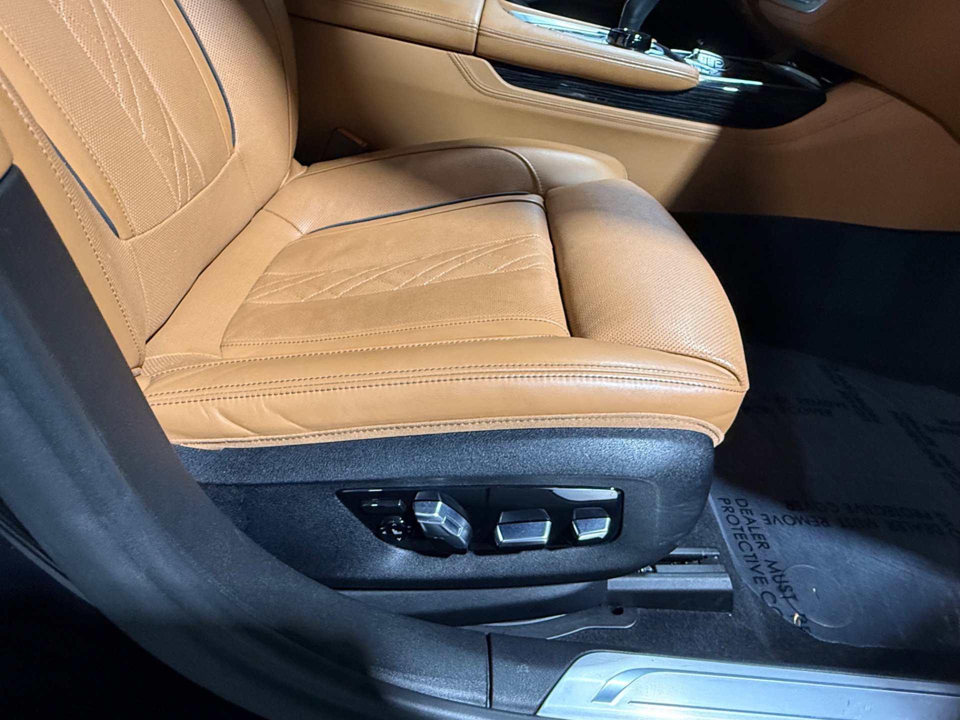 Used 2022 BMW 740i xDrive w/ M Sport Package image 64