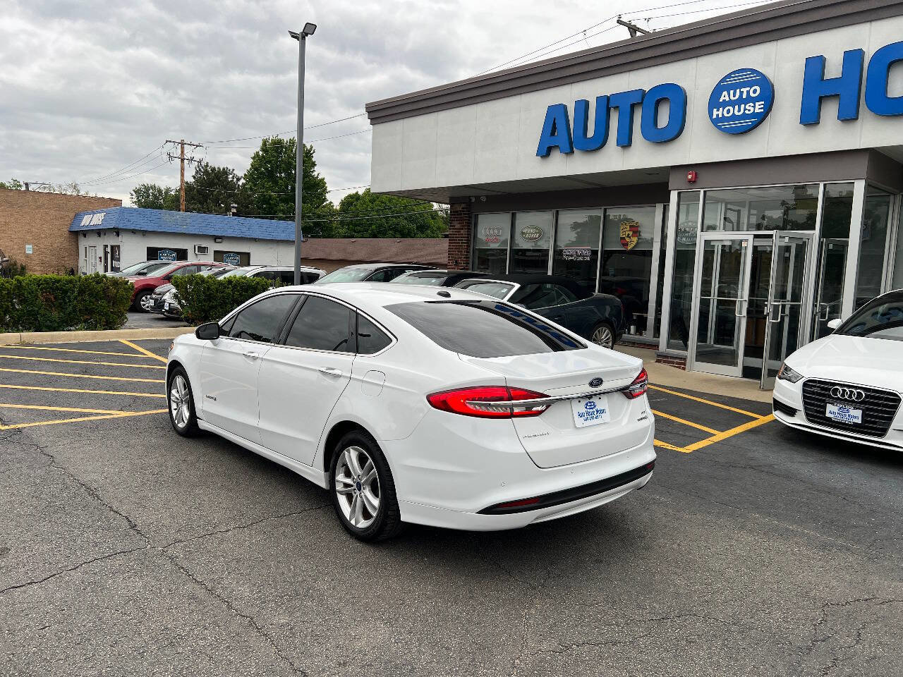 Used 2018 Ford Fusion SE w/ Equipment Group 602A FWD image 11