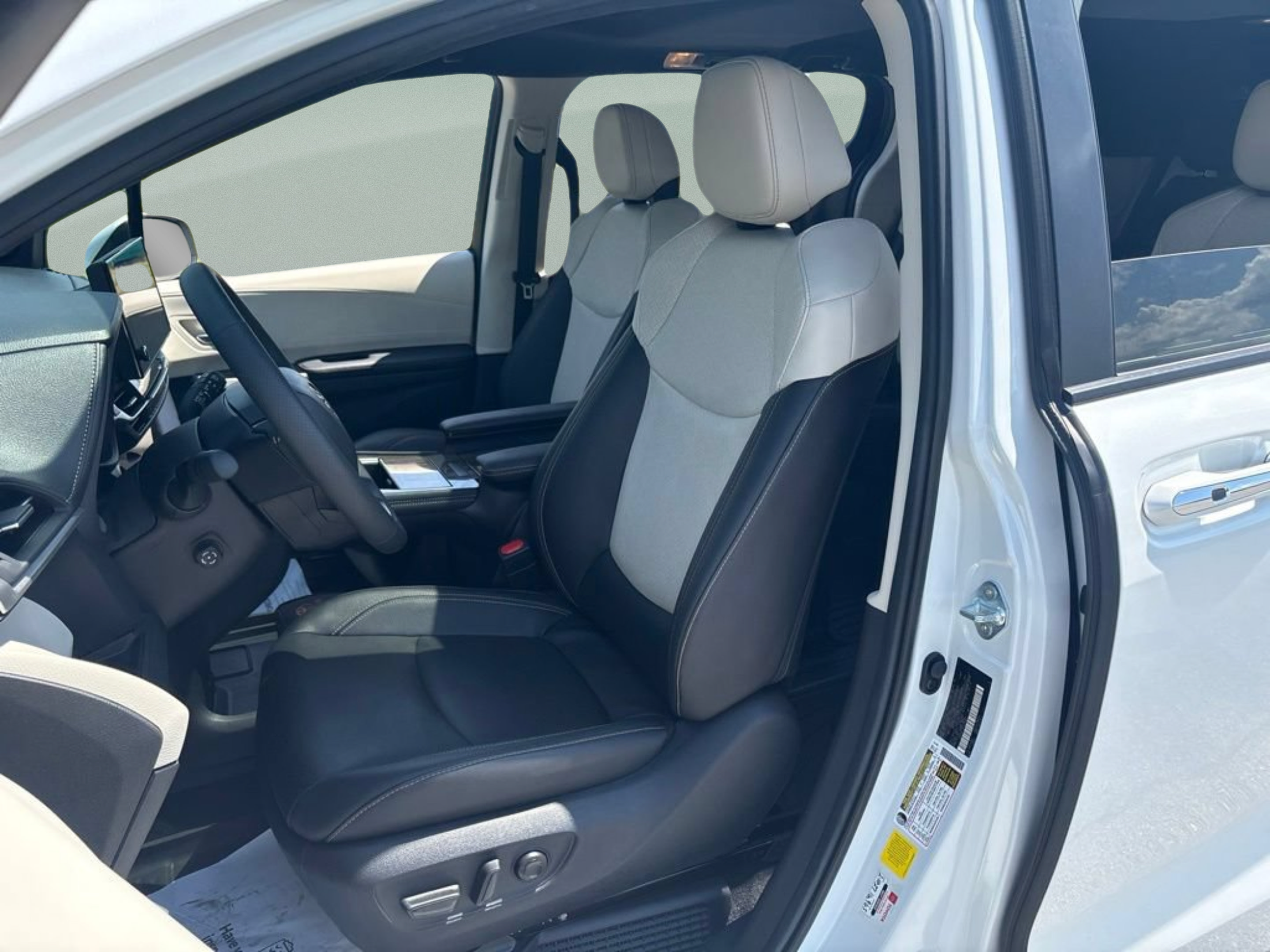 Certified 2026 Toyota Sienna Platinum AWD/4WD image 19