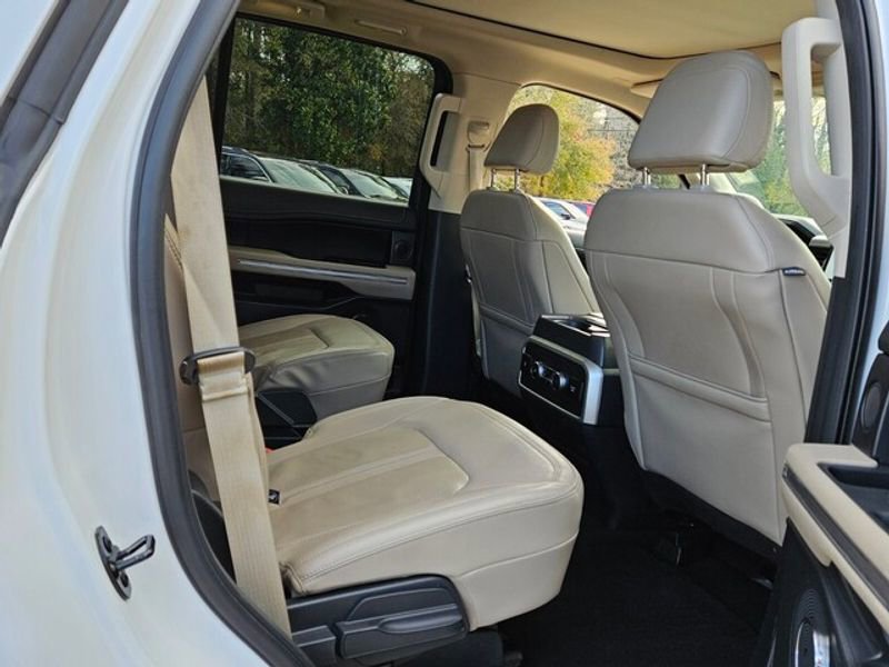 Certified 2023 Ford Expedition Limited image 15