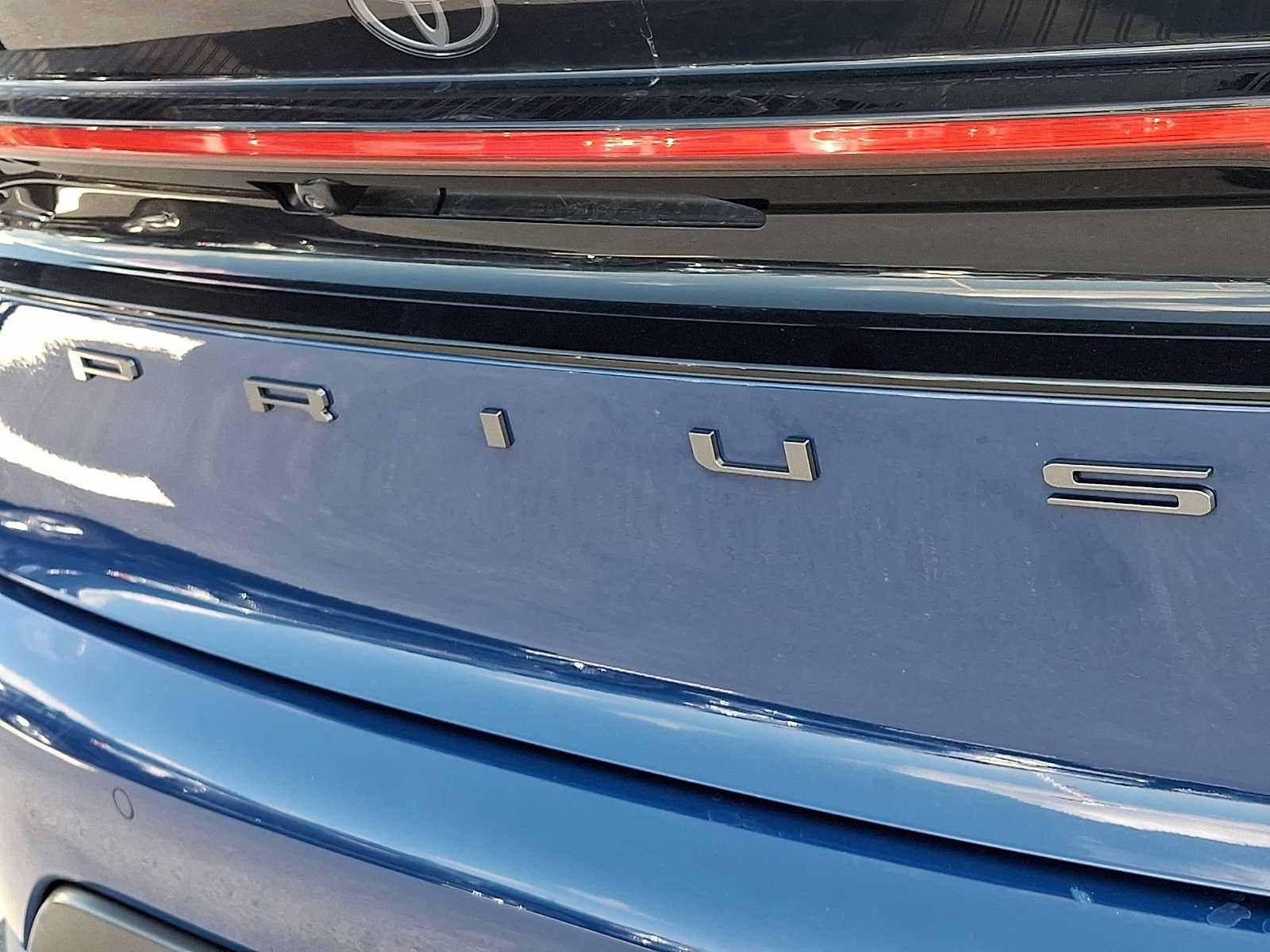 Used 2025 Toyota Prius LE FWD image 29