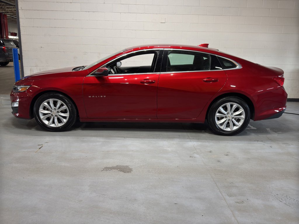 Used 2025 Chevrolet Malibu LT image 2