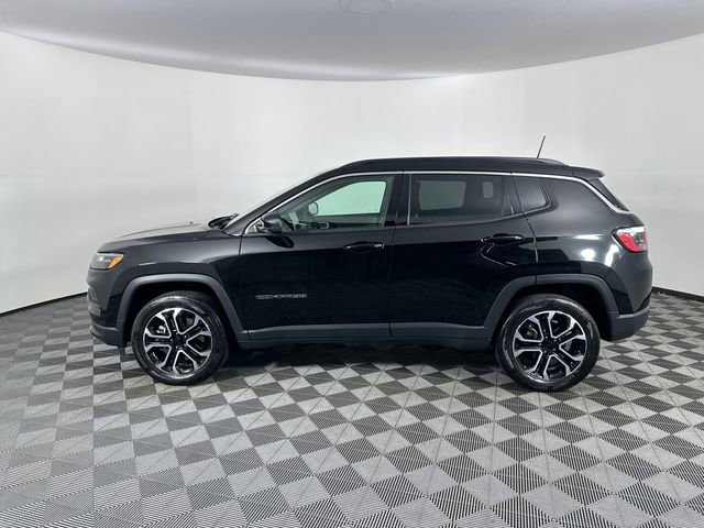 Certified 2023 Jeep Compass Limited image 3