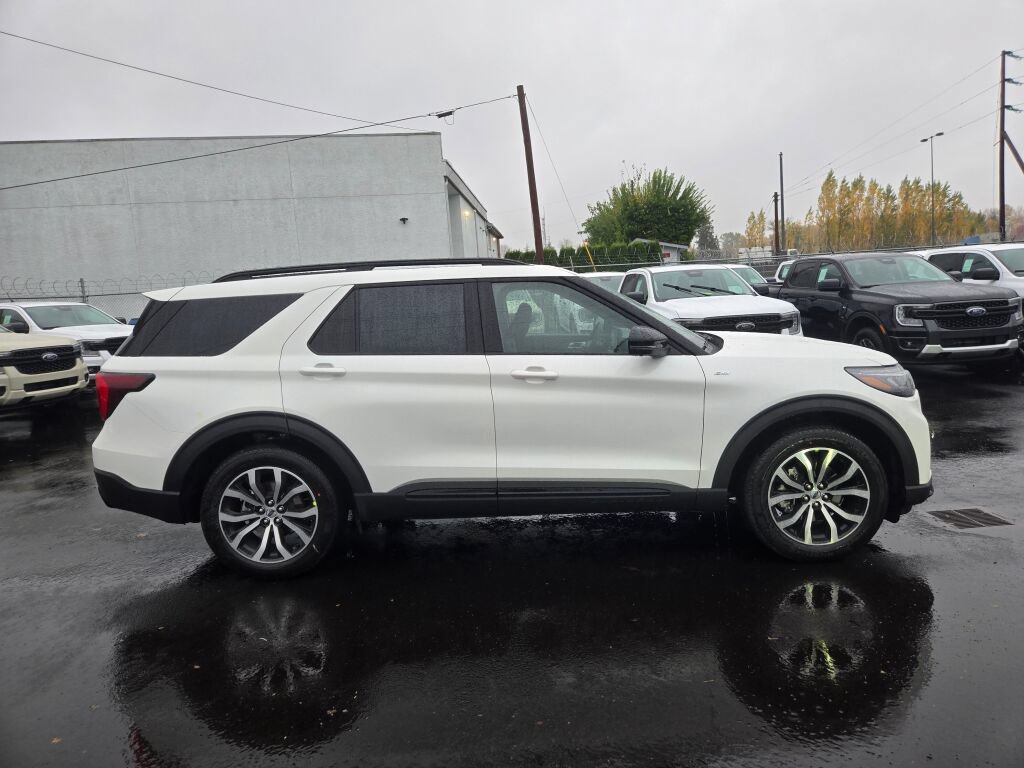 New 2026 Ford Explorer ST-Line AWD/4WD image 4