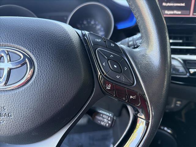 Used 2020 Toyota C-HR XLE FWD image 17
