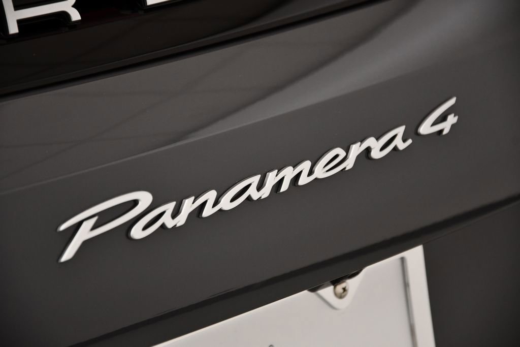 Used 2025 Porsche Panamera image 9