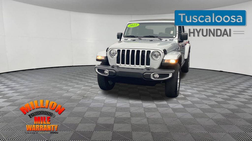 Used 2023 Jeep Gladiator Sport image 4