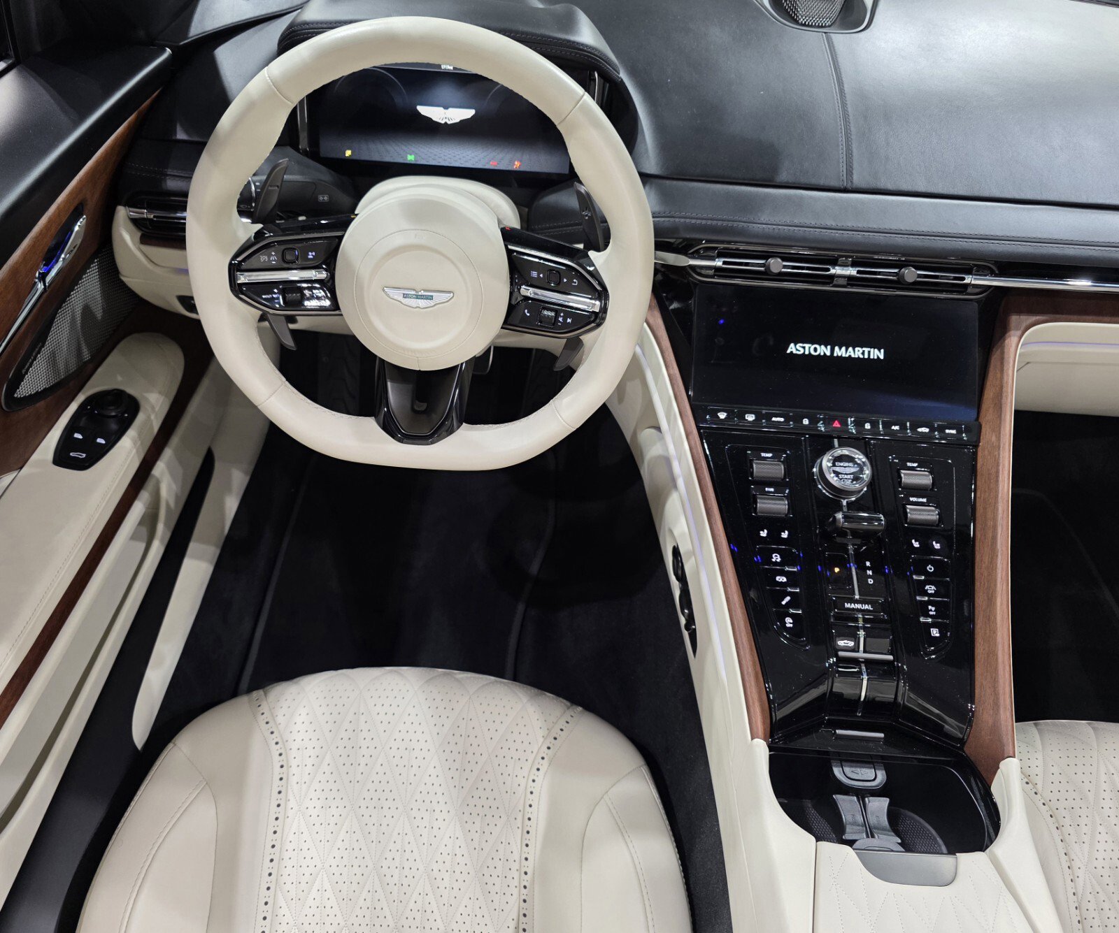 Used 2024 Aston Martin DB12 Volante image 10