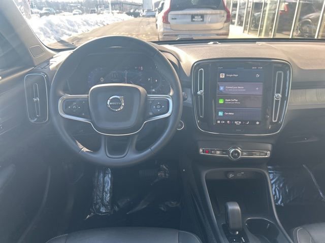 Certified 2025 Volvo XC40 B5 Core image 17