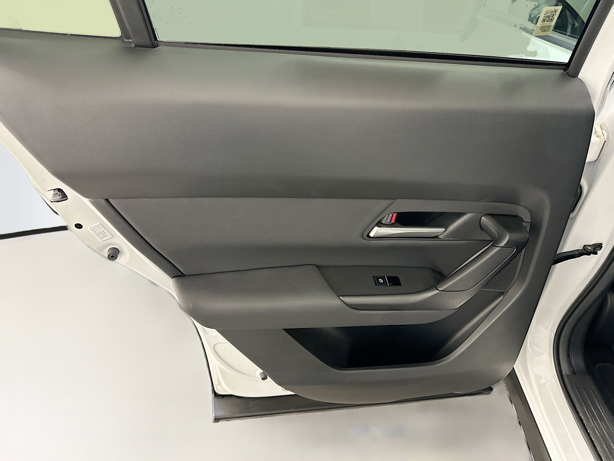 Used 2025 MAZDA CX-50 AWD 2.5 Hybrid w/ Premium Pkg image 26