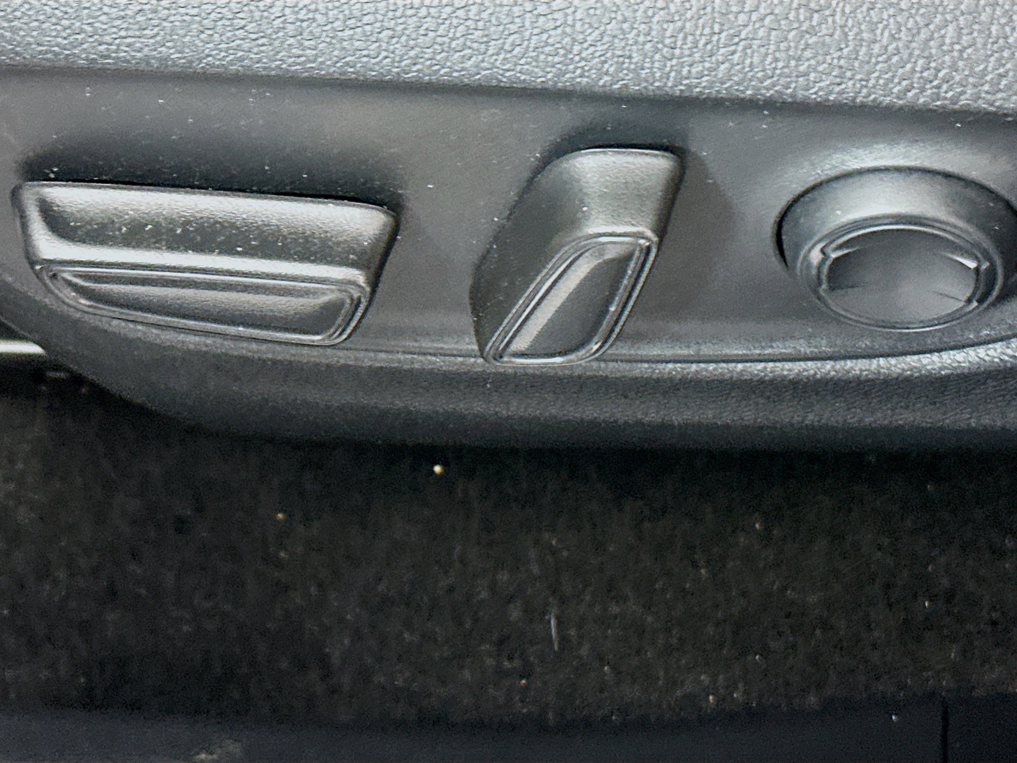 Used 2022 Toyota RAV4 XLE image 13