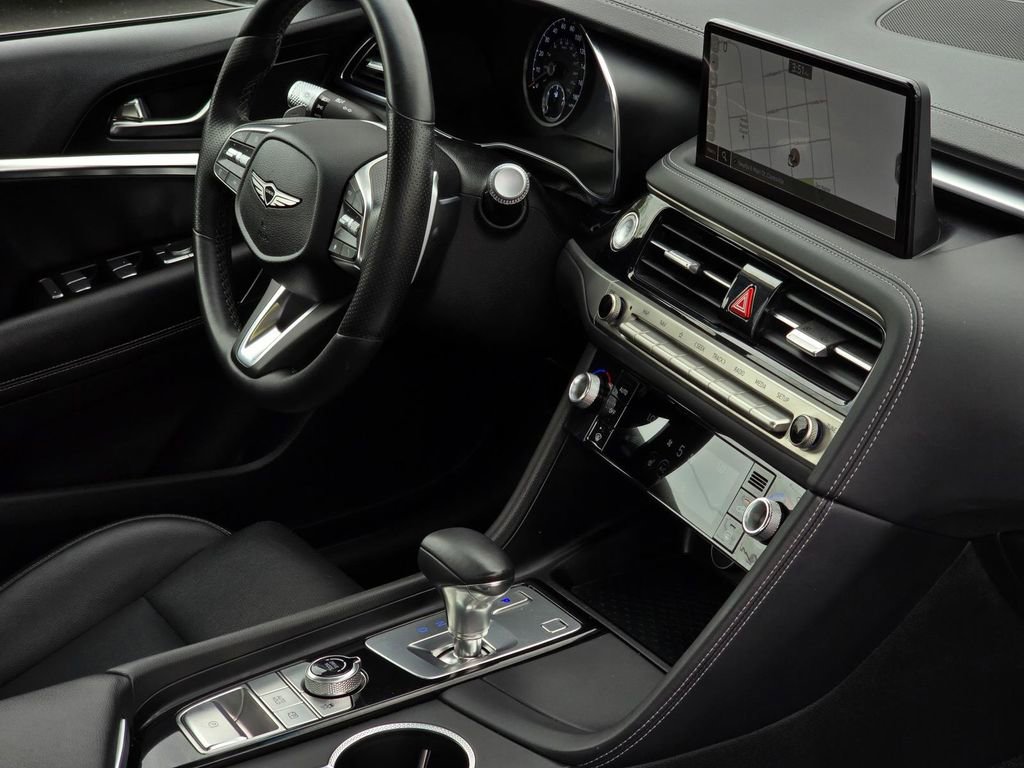 Used 2025 Genesis G70 2.5T RWD image 29